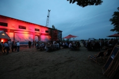 Rhine Side Gallery Beach am Abend