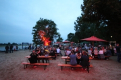 Rhine Side Gallery Beach am Abend