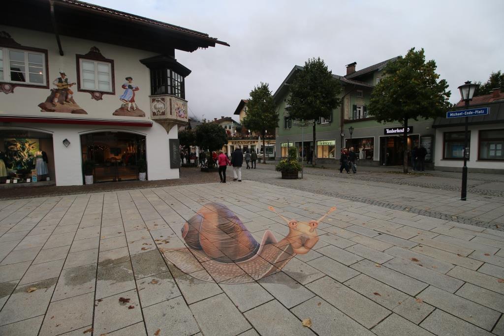 "Michael Ende's racing snale" 3D Streetpainting in Garmisch-Partenkirchen